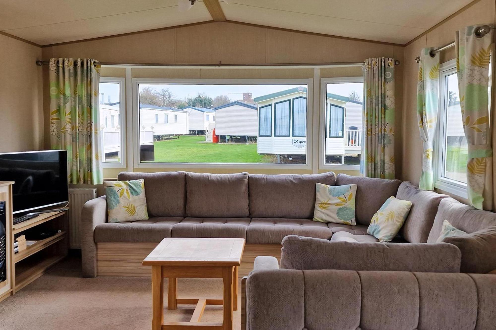 8 Berth Caravan For Hire At Manor Park Near To A Great Beach Ref 23041C Hunstanton Εξωτερικό φωτογραφία