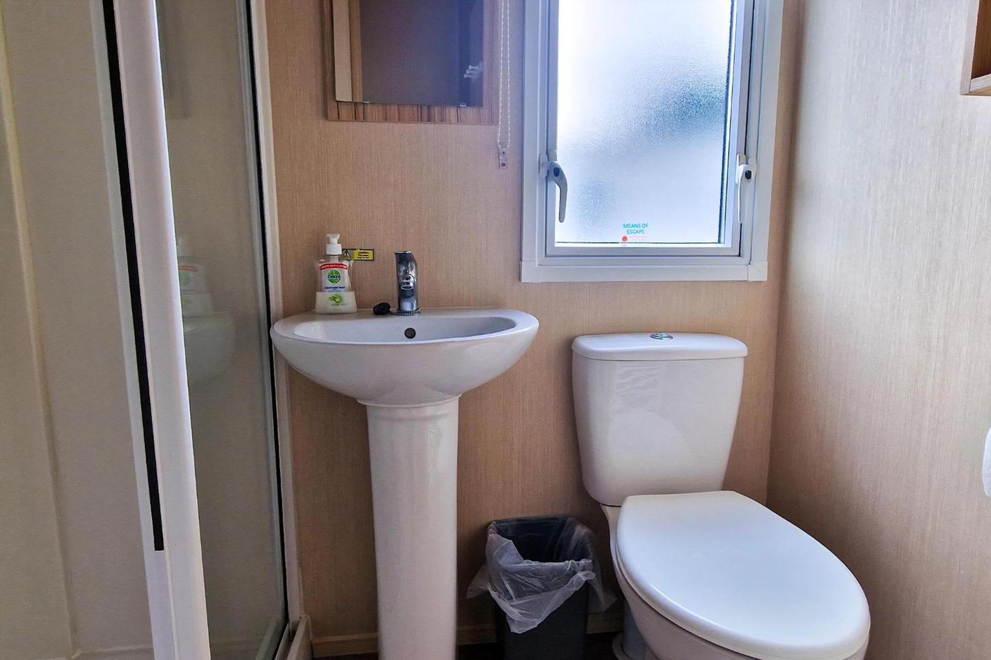 8 Berth Caravan For Hire At Manor Park Near To A Great Beach Ref 23041C Hunstanton Εξωτερικό φωτογραφία